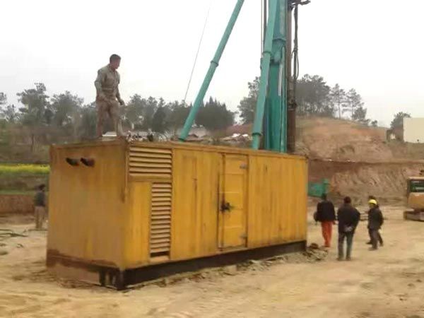 曲麻莱如何判断水冷式机油散热器密封件是否需要更换?